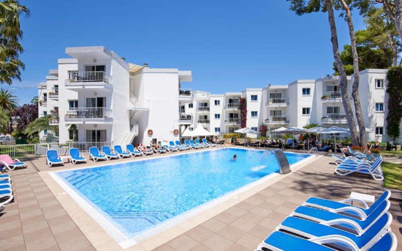 פורט ד'אלקודיה Apartamentos Ferrer Playa De Alcudia מראה חיצוני תמונה